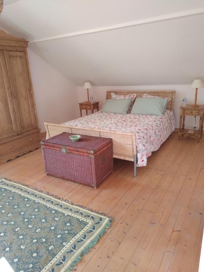 Bed and Breakfast Les Dames De La Saugiat à Le Fied Extérieur photo