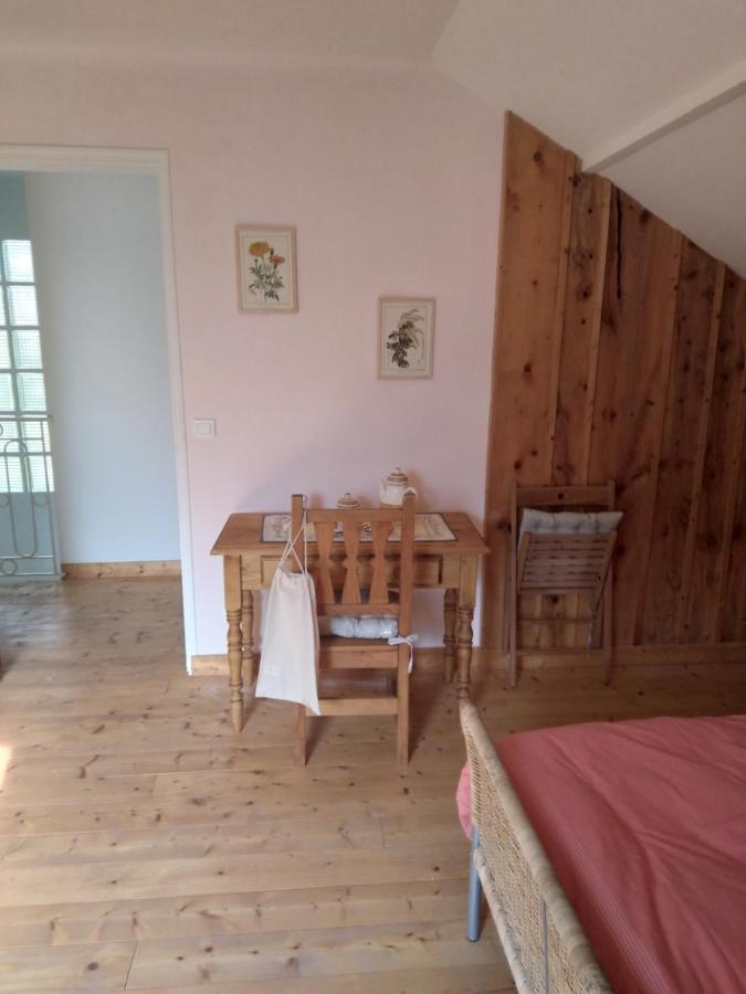 Bed and Breakfast Les Dames De La Saugiat à Le Fied Extérieur photo